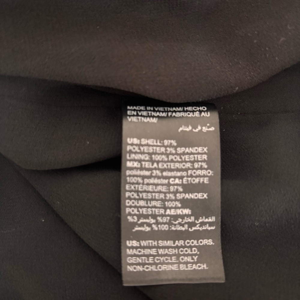 White House Black Market V Neck Single Pleated Black Shell Sz 2 - Picture 5 of 7